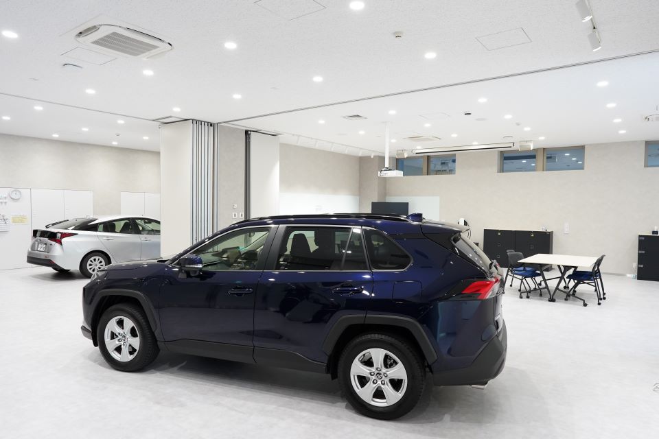 demonstration car display area
