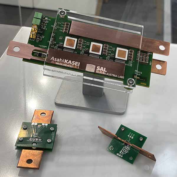 Coreless current sensor for traction inverters
